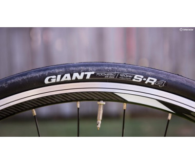Giant SR-4 Tire